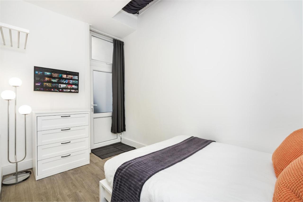 Two Bedroom In Central With Large Terrace Appartamento